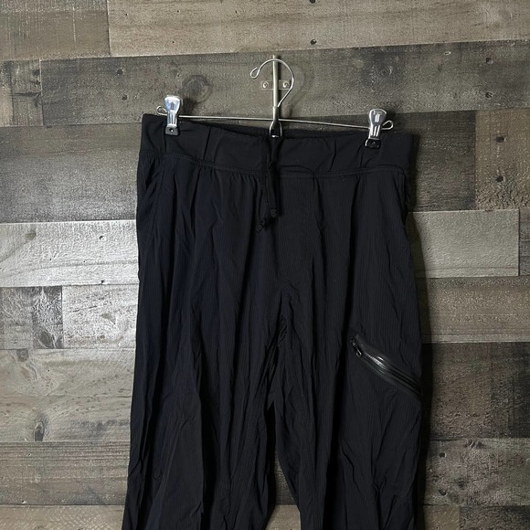 SOLD Lululemon Rare Pant 6 - Picture 2 of 7